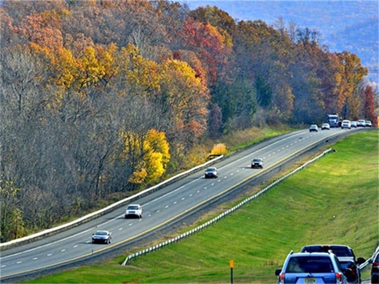 波形护栏板安装情况之中国与外国相比较有哪些区别